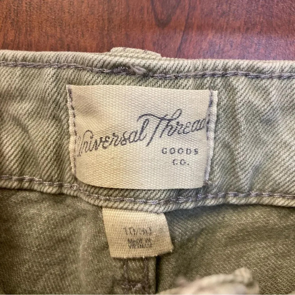 UNIVERSAL THREAD Gray Vintage Midi Shorts Raw Hem Size 10 - Picture 5 of 6